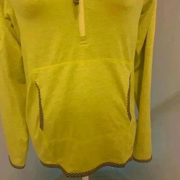 Carve Designs Medium lightweight pullover - Picture 2 of 9